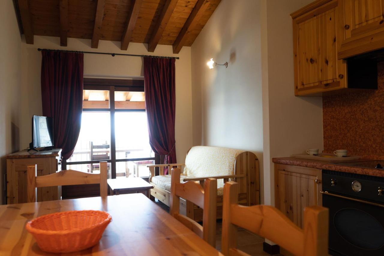 La Fiocchina - Magic Place - Apartments & Studios In Garda Lake - Countryside Farmhouse, Inside The Middle Of The Lake Saló Exterior foto
