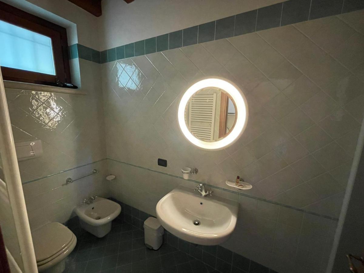 La Fiocchina - Magic Place - Apartments & Studios In Garda Lake - Countryside Farmhouse, Inside The Middle Of The Lake Saló Exterior foto