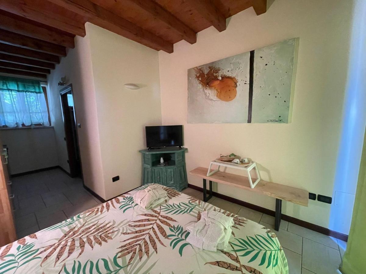 La Fiocchina - Magic Place - Apartments & Studios In Garda Lake - Countryside Farmhouse, Inside The Middle Of The Lake Saló Exterior foto