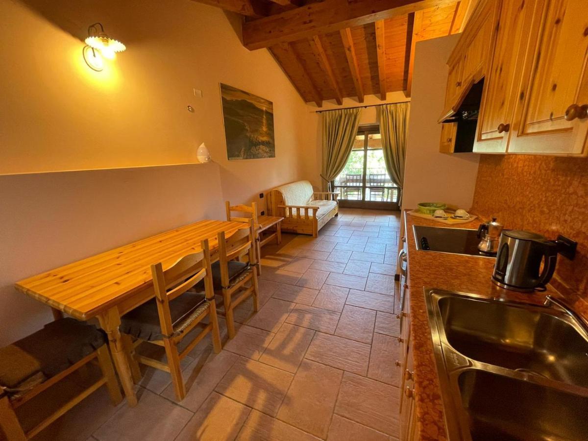 La Fiocchina - Magic Place - Apartments & Studios In Garda Lake - Countryside Farmhouse, Inside The Middle Of The Lake Saló Exterior foto